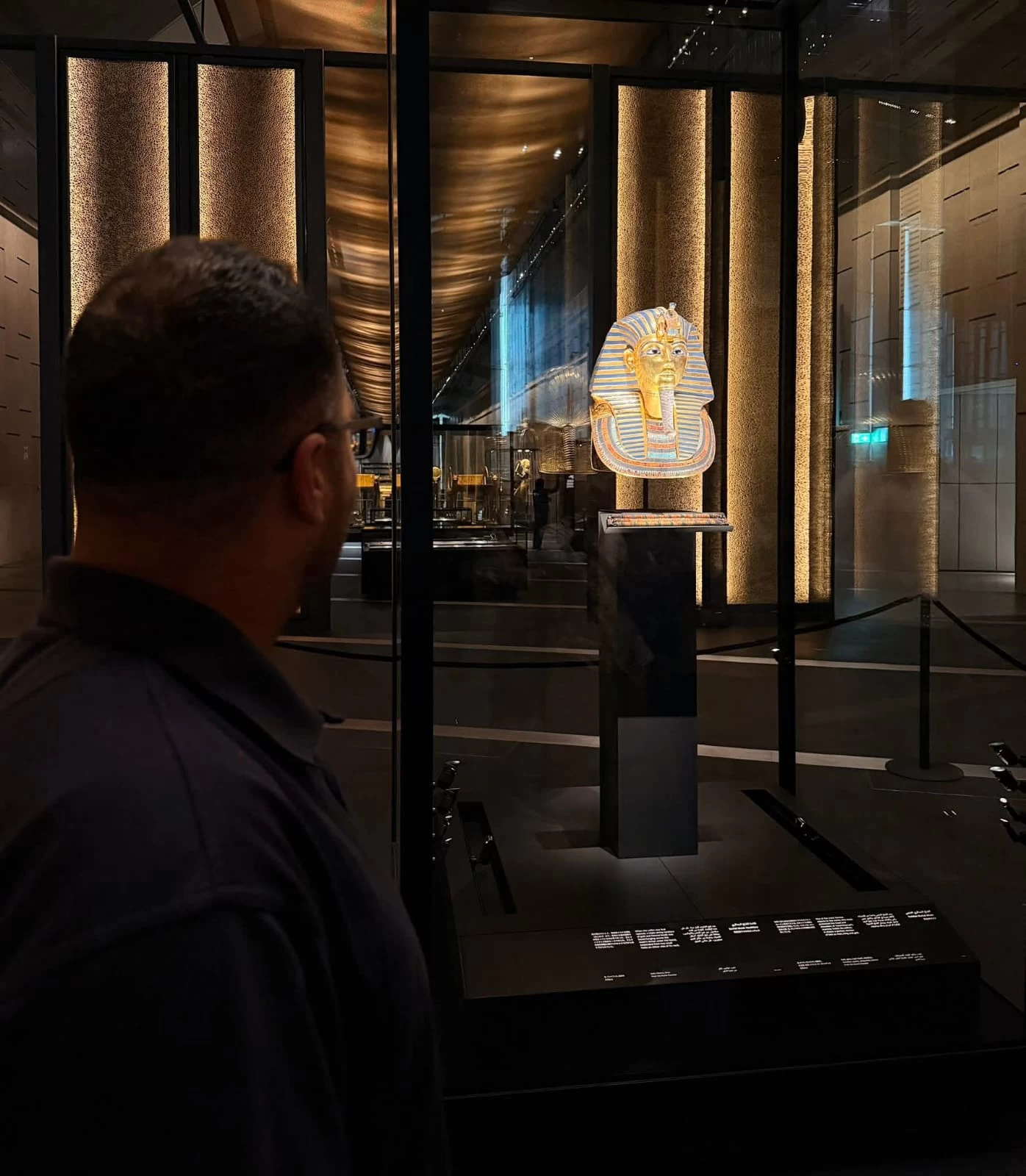 Tutanchamun-Maske im neuen Grand Egyptian Museum (GEM)